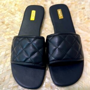 Qupid Black Faux Leather Slipper In Size 10